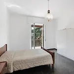 Outlet2000 Apartment
