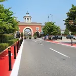 Outlet2000 Apartment *