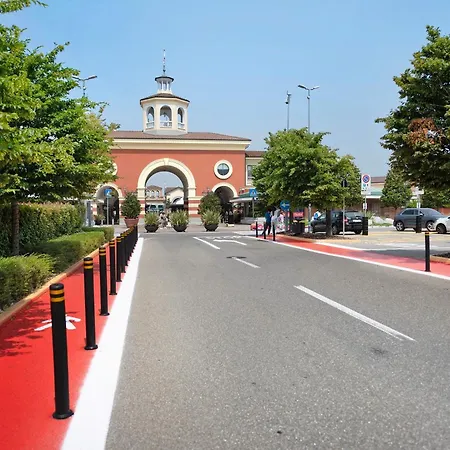 Outlet2000 Apartment *