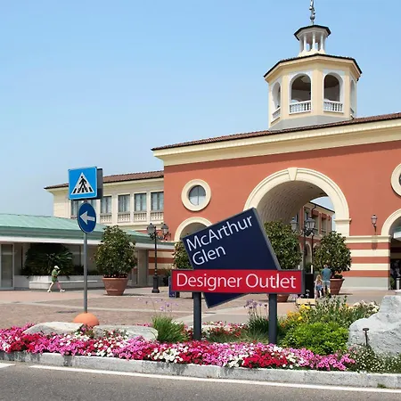 Outlet2000 Serravalle Scrivia